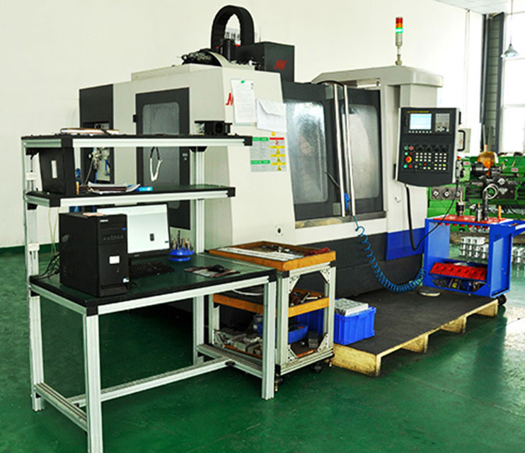 6CNC加工中心371x320