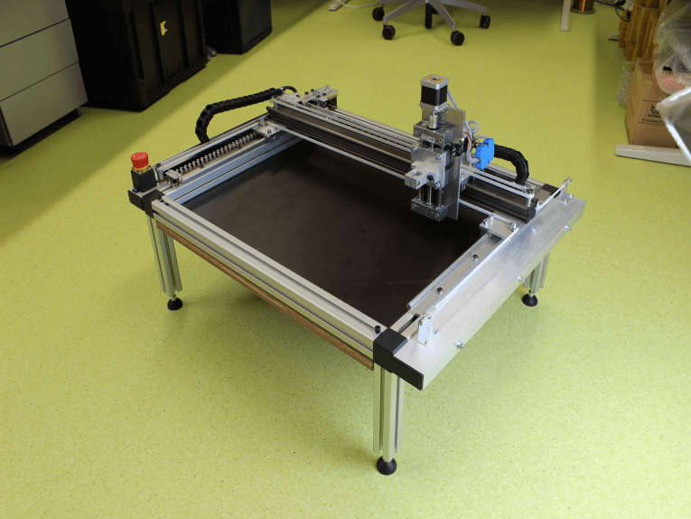 Sollten Sie einen Roboter oder eine CNC-Maschine kaufen?