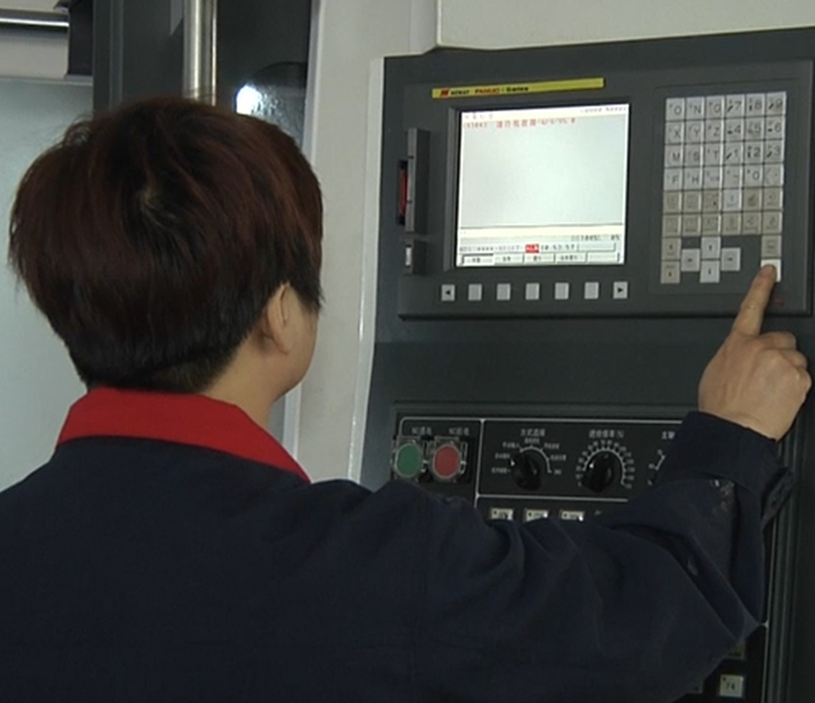 5CNC加工中心371x320