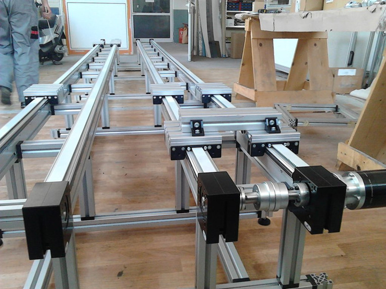 Linearbewegungssystem mit Riemenantrieb