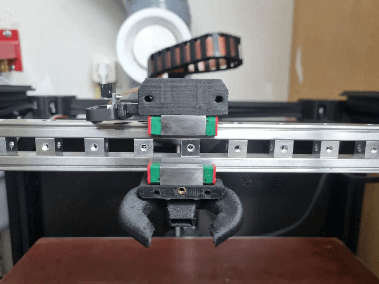 Tipos de sistema de movimento linear para robótica CNC