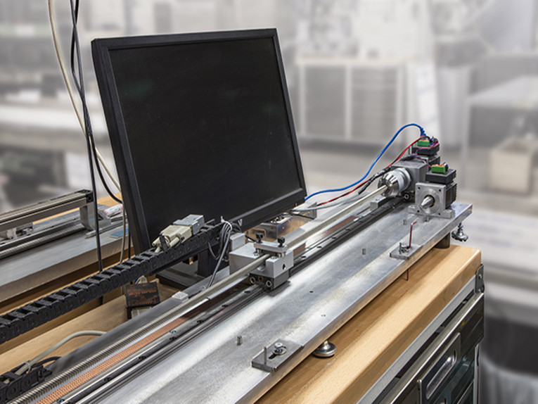 etapa de posicionamiento del sistema de motor lineal